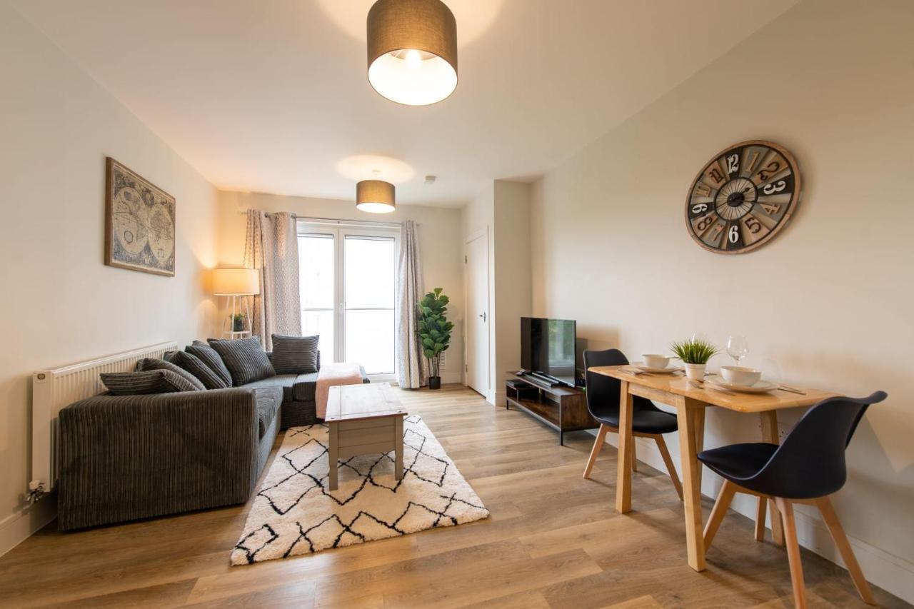 Fantastic 1 Bed Apartment In Crawley エクステリア 写真