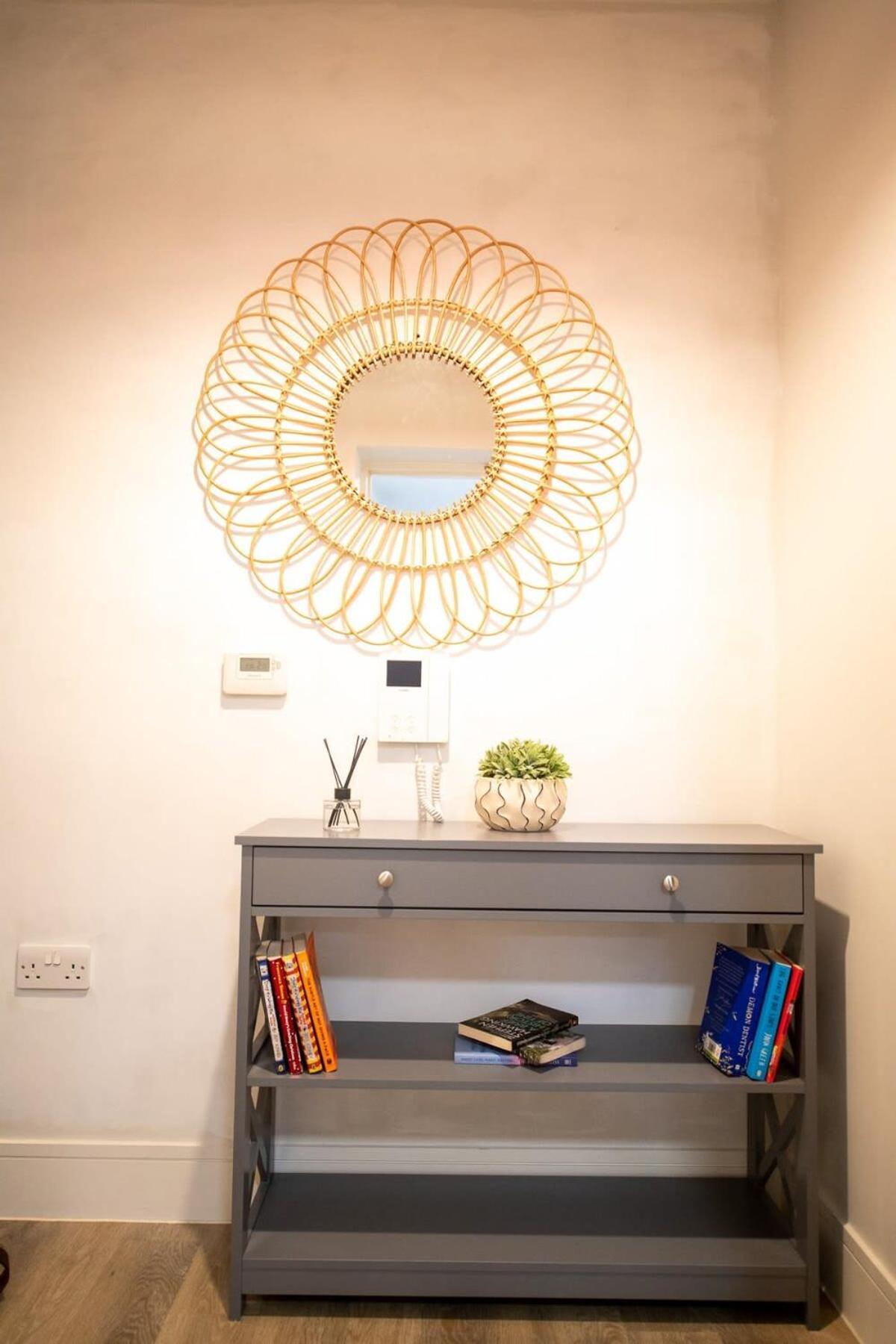 Fantastic 1 Bed Apartment In Crawley エクステリア 写真