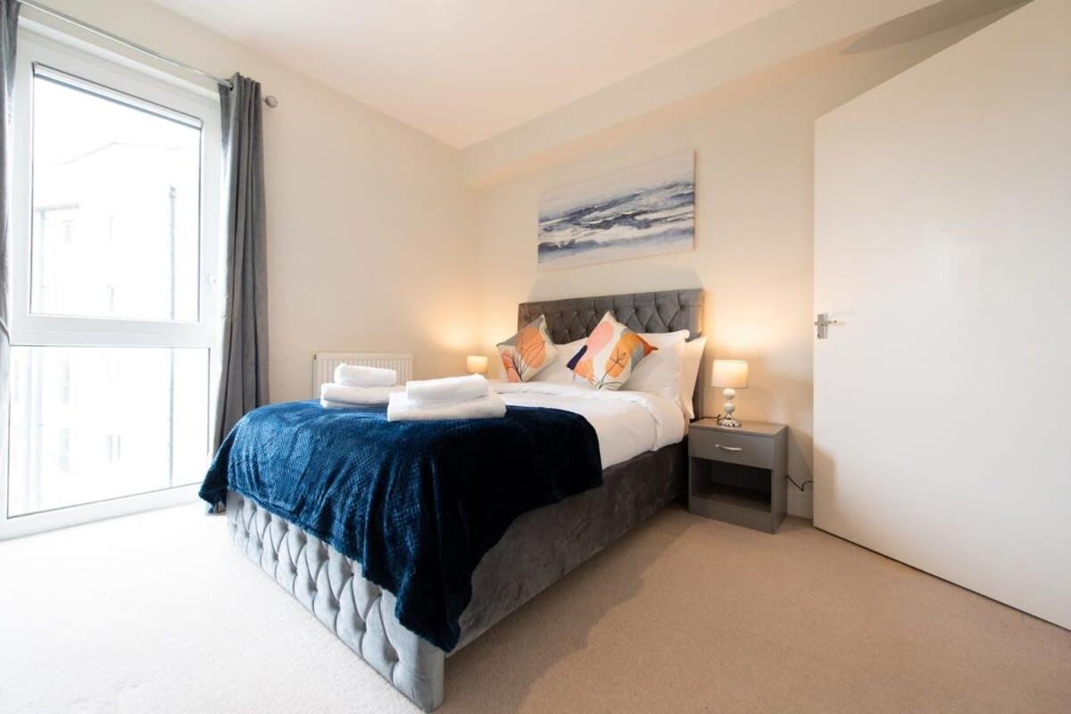 Fantastic 1 Bed Apartment In Crawley エクステリア 写真