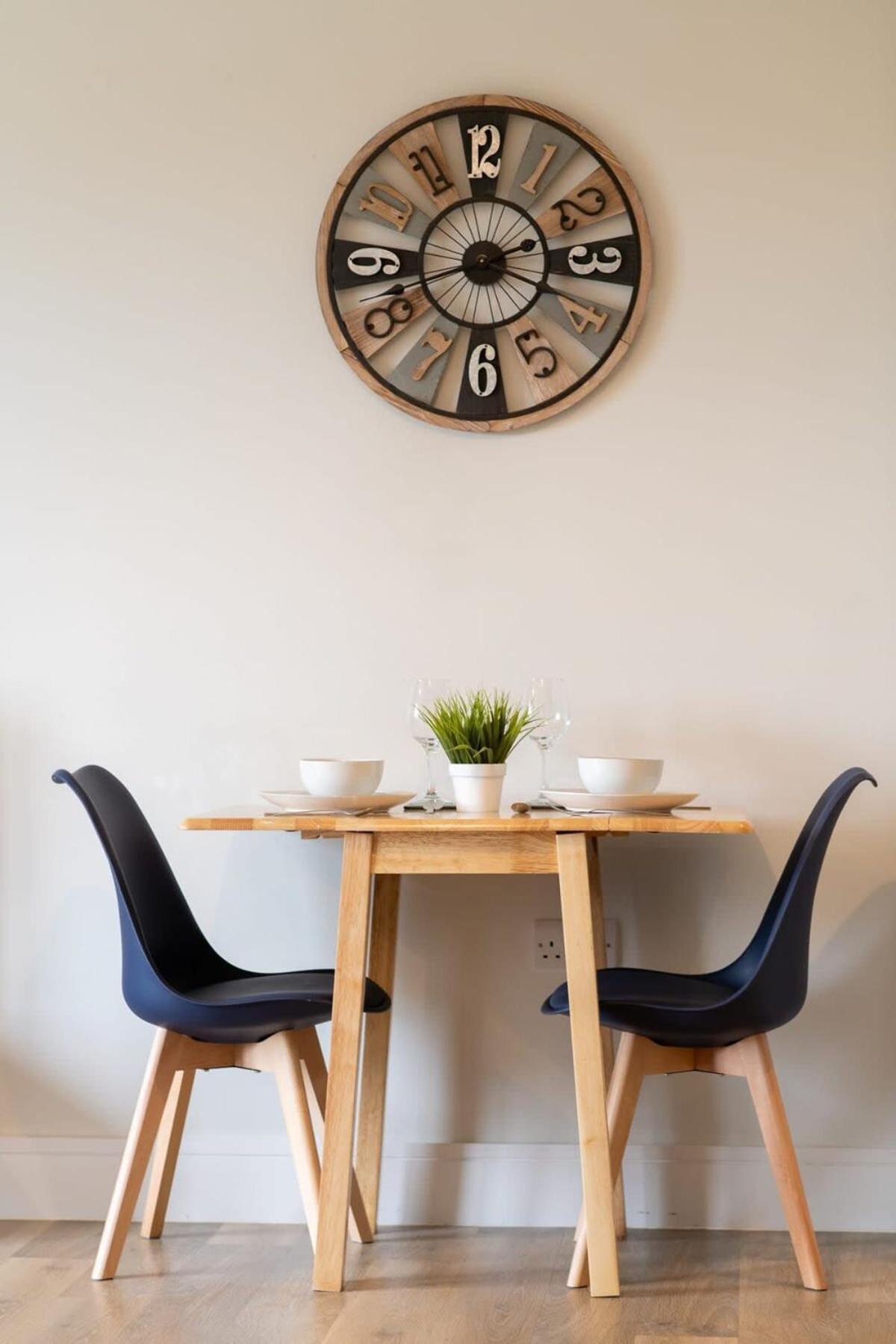Fantastic 1 Bed Apartment In Crawley エクステリア 写真